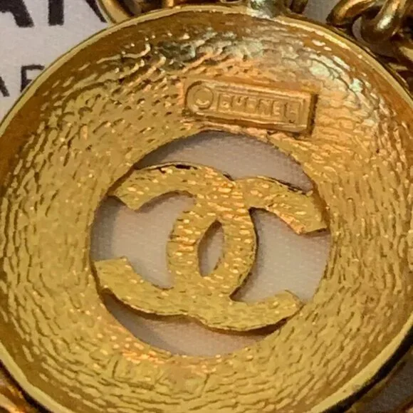 Chanel Vintage Necklace - Picture 3 of 4